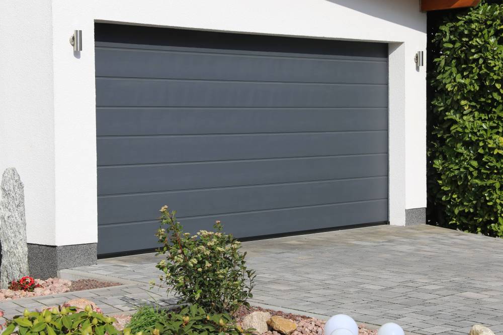 porte de garage à Montmartin-sur-Mer